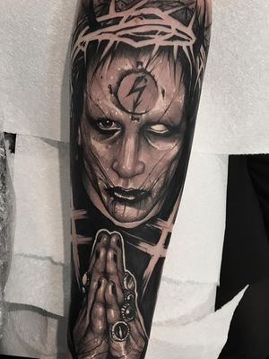 Marilyn Manson's portrait by Anrijs Straume, done at Tattoofest 2018.