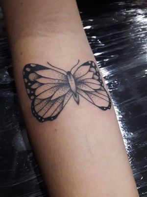 Borboleta realizada com técnicas de pontilhismo #tattoo2me #butterflytattoo #brasil #blackwork  #tattoos 
