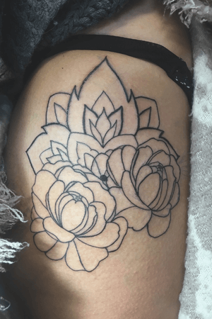 In progress #tattoo #flower #mandala #mandalatattoo #fineart #finelinetattoo 