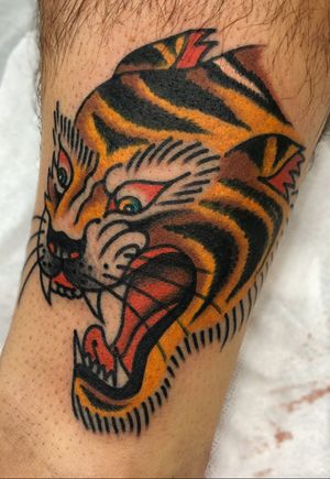 Cutomize tiger head tattoo