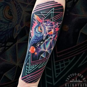 Retro wave style of color tattooOwl