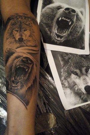 • Wolf & Bear •#tatt#tattoodo#tattoos#tattooartist#tattooist#inked#tattooing#new#blackwork#dotwork#bxlcwor#blackworkers#darkestdungeon#wolftattoo#tattoowolf#like#lovetattoo#inktattoo#venezuelaink