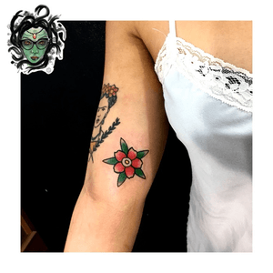 #NaneMedusaTattoo #tattoo2me #tattoo #tatuagem #freehandtattoo #tattooart #tattooartist #tattoolover #tattoostudio #tattooidea #tattoodoBR #riodejaneiro #tatuadora #oldschool #oldschooltattoo #traditionaltattoo #tatuadoras #Sulacap 