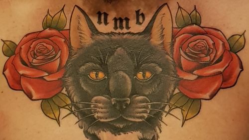 Tattoo Uploaded By Damien Pinault Tete De Chat Avec 2 Roses Et 3 Lettres Gothique 7616 Tattoodo Tattoo Uploaded By Damien Pinault Tete De Chat Avec 2 Roses Et 3 Lettres Gothique 7616 Tattoodo