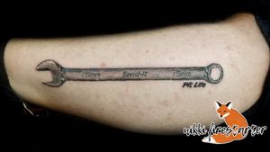 "Send-it" - life size wrench on a calf, done during my apprenticeship (July 2018).http://nikkifirestarter.com#tattoo #bodyart #bodymod #ink #art #femaleartist #femaletattooist #apprenticetattoo #mnartist #mntattoo #mntattooist #visualart #tattooart #tattoodesign #wrench #sendit #wrenchtattoo #pitlife #sendittattoo #tools #tooltattoo #15mm #legtattoo #calftattoo