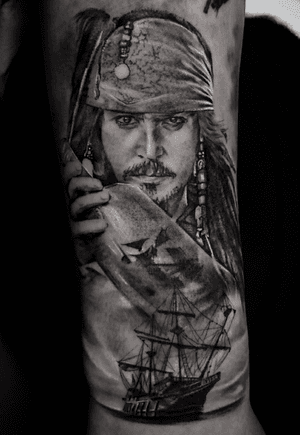 ☠️Captain Jack sparrow☠️.#captain #jacksparrow #captainjacksparrow #jacksparrowtattoo #blackpearl #piratesofthecaribbean #johnnydepp #movies #movie #tattoo #tattoos #inked #타투 #조니뎁 #잭스패로우 #캡틴잭스패로우 #캐러비안의해적 #강남타투 #서울타투 #타투이스트 #tattooartist #key_tattoos #키타투