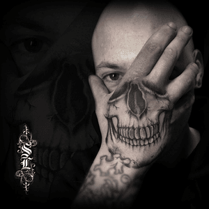Skull face #skull #skulltattoo #face #hand #handtattoo #skullface 