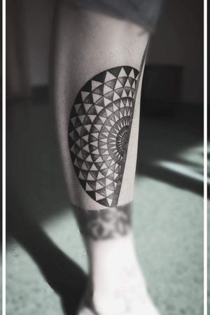 #legtattoo #geometrytattoo #triangle #dotwork #linework 