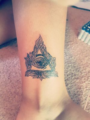 All seeing eye outline
