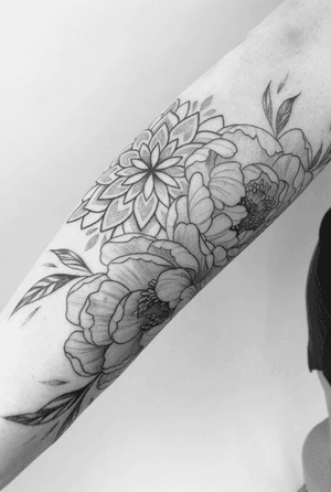 Delicate Floral Mandala forearm piece.....#toronto #tattoos #tattoo #torontotattoo #flowers #linework #blackline #blackwork #blackworktattoo #blackworkers #floraltattoo #dots #torontoinknews  #blackworkerssubmission #fineline #dotwork #blacktattoo #pretty  #tattooartist #drawing #blackandgreytattoo #illustration #minimalist #femaleartist #dotworktattoo #tattoocollection