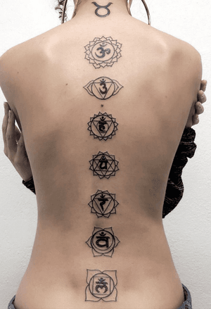 Chakras 🖤 #backtattoo #chakras #mandala #linework #girltattoo #minimalist #chakra #ink #inked #swisstattoo #tattooartist
