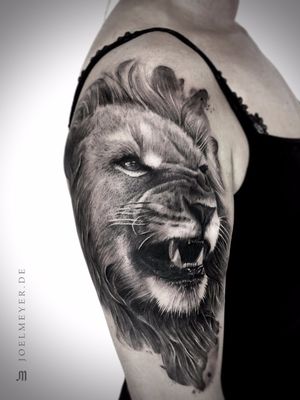 Lion Watercolor Realistic Tattoo Black and Grey