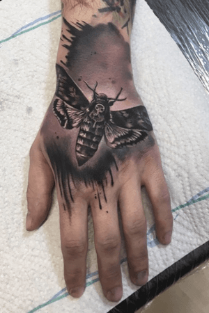 Moth tattoo 💉💉💉 #mothtattoo #handtattoo #blackandwhitetattoo #realistictattoo #cheyennetattooequipment #cheyennethunder 