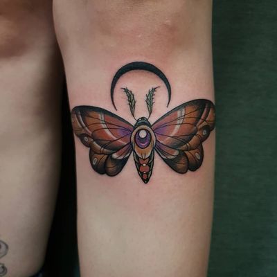 Tattoo by Marielle Royseth #marielleroyseth #mothtattoos #mothtattoo #moth #butterfly #insect #nature #animal #color #gem #moon