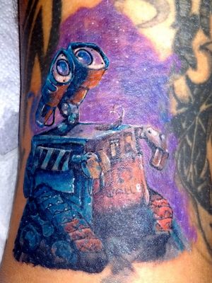 Wall-E for my dear husband 💞💞 Thanks fortrusting me!!#colortattoo #color #tattoo #hometattoo #kharkovtattoo #tattookharkov #ukrainianartist #ukrainetattoo #inked #tattooist #ink 