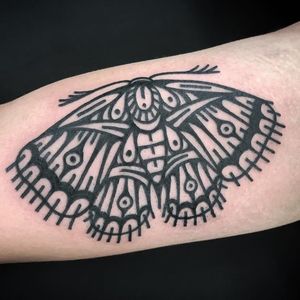 Tattoo by Johan Navarro #JohanNavarro #mothtattoos #mothtattoo #moth #butterfly #insect #nature #animal #blackwork #linework