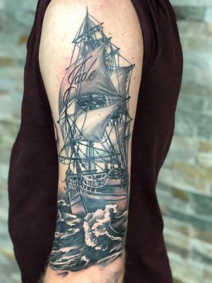 Start of sleeve... old VOC sailship, with name of my newborn daughter on top sail. To be continued...