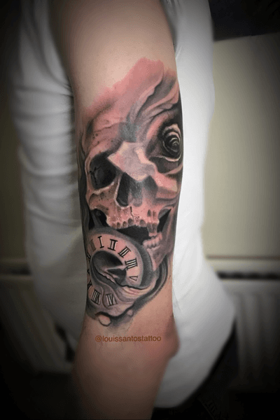Black and grey skull and rose