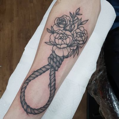 Tattoo by Mark Heart #MarkHeart #noosetattoos #noosetattoo #blackwork #illustrative #death #hanging #hanginthere #flowers #rope