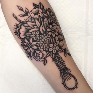 Tattoo by Gareth Davies #GarethDavies #noosetattoos #noosetattoo #blackwork #illustrative #death #hanging #hanginthere #flowers #rope