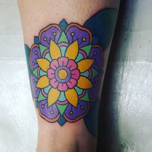 #mandala #mandalatattoo #colourtattoo #colour #worldfamousink #arstattoosupplies #skin2skin #tattoo #tattoos 