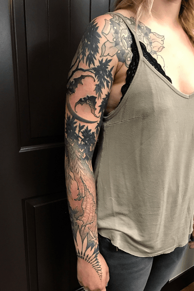 weeping willow tree and bats sleeve