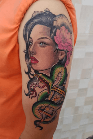 Mulher e serpente em Neo Trad que rolou aqui! #neotrad #neotraditional #mulher #woman #cobra #snake #colorido #colorful #artfusionconcept #saopaulo #brasil #tatuadoresdobrasil