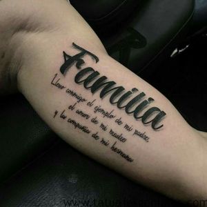Amo el arte y Ami familia el tatuaje es un arte y quiero hacerme este tatuaje al nombre de mi familia