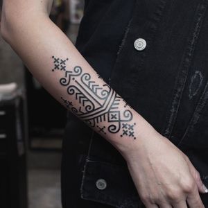 Tattoo by James Lau #JamesLau #blackwork #linework #tribal #dotwork #ornamental #pattern #sacredgeometry