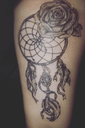 my first tat, ive always loved dreamcatchers since i was little 🖤