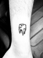 Tooth tattoo Helios needles Dynamic triple black