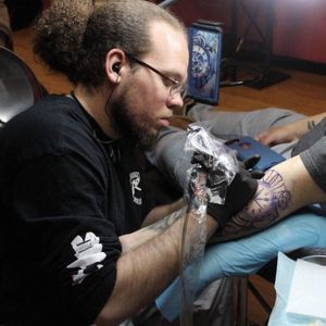 Yayo Tattooing 