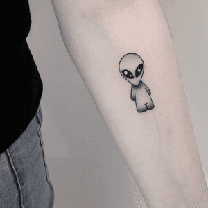 #small #alien #ufo #cute #tattoo #small #tattoo💁🏻‍♀️❤️