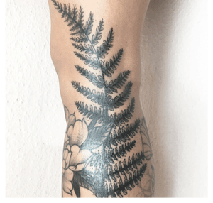 FARNLIEBE 🌿❤️ one week after tattoosession. during the healing time. what is your favorite plant?🙏🏾#tattooingissacred #sacredtattooing #basel #havemindtattoo #sacredink #mindfulness #holisitictattoo #mindfultattoo #spiritualtattoo #vegantattoo #ferntattoo #farntattoo #baseltattoo #zürich #zürichtattoo #mandalatattoo  #peonytattoo  #peony #yogatattoo #fern #flowertattoo 
