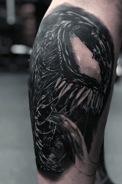 Venom #tattoo#tattoos#uktta#chester#tattooistartmagazine#tattooartist#tattoo_art_worldwide#toptattooartist @toptattooartist @uktta @skinart_mag @skinart_collecters #thebesttattooartists @worldfamousink #bridgestreettattoo 