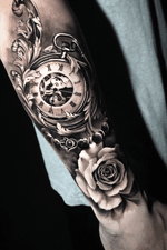 Black & gray realistic clock and roses @pedromullertattoos