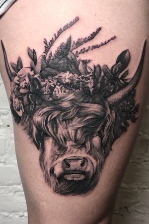 🐮- more on instagram - reecheetattoo #cow #cowtattoo #animaltattoo #floral #nature #animalportrait #portrait #blackwork #whipshading #blackandwhite #blackandgrey #blackandgreytattoo #realistictattoo #realismartist #realism #londontattoo #london