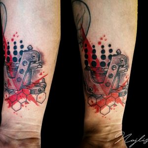 Tatuaje y diseño por Najlis, máquina de tatuar estilo Trash Polka, made in Nicaragua 🇳🇮