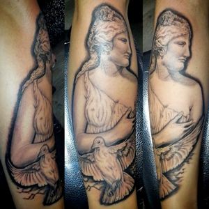 Half sleeve in progress#aphrodite #dove #statue #roses #realism #realistictattoo #blackandgrey #blackandgreytattoo #intenzetattooink #fkirons #fadetheitch #stencilstuff #eliteneedles #inkeeze #ink #inked #inkedgirl #inkedlife #tattoo #tattooist #tattooartist #artist #artwork #tattoooftheday #picoftheday #photooftheday #France #thomtats7 @thomtats7 