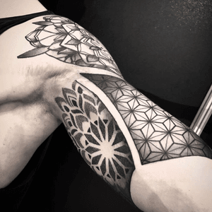 Done by Andy van Rens- Resident Artist @swallowinktattoo @iqtattoogroup  #tat #tatt #tattoo #tattoos #tattooart #tattooartist #blackandgrey #blackandgreytattoo #geometric #geometrictattoo #omfgeometry #dailydotwork #geometrip #graphic #graphictattoo #graphicdesign #mandala #mandalatattoo #inked #art #dotwork #dotworktattoo #ink #inkedup #tattoos #tattoodo #ink #inkee #inkedup #inklife #inklovers #art #bergenopzoom #netherlands