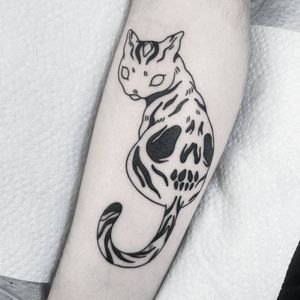 Tattoo by Teagyweags #Teagyweags #skulltattoos #opticalillusion #mashup #death #monmoncat #cat #kitty #blackwork #illustrative
