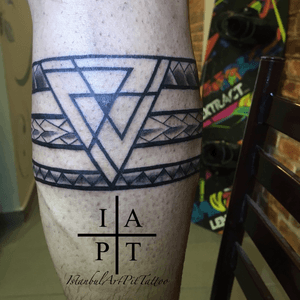 Custom freehand leg band tattoo done in 2 sessions and 6 hrs..