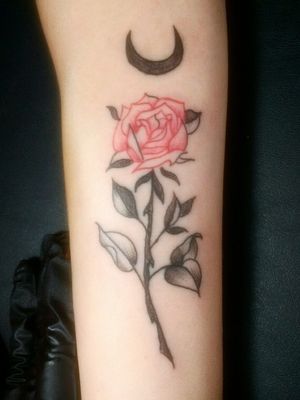 #tattoo #rosetattoo #rosatattoo #rose #tattoobr #canhetetattoo #tattoosimple #flowertattoo