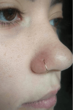 Aplicação de piercing em joia básica de aço cirúrgico. Aba nasal Aplicador @tb_piercing WhatsApp: (21) 99383-3234 #tb_piercing __________________________________________________ #piercing #piercer #bodymod #helix #helixpiercing #conch #conchpiercing #labret #labretpiercing #tragus #traguspiercing #lobulo #nostril #nostrilpiercing #piercinginspiration #piercingsofinstagram #safepiercing #bodyjewelry #jewelry #industrialpiercing #daith #hookpiercing #hook #tattoodo #rj #rjpiercing #niteroi #niteroipiercing #brasil #brazil #riodejaneiro #saofrancisco #bodyart #septo #piercinglingua #eyeborwpiercing #bodypiercing #bodypiercer #piercingniteroi #piercinggirl #piercingboy #niteroi