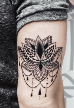 www.anastation-tattoo.com #anastationtattoo #anastasitattoo #lotus #linework #blackink #ornamental #girl