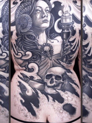 Horns woman skull backpiece