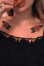 #traditionalamerican #traditional #traditionaltattoos #femalechest #flower 