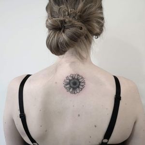 Sunflower 🌻 Instagram: @nikita.tattoo #tattooartist #tattooart #linework #lineworktattoo #smalltattoo #minimalism #minimalistic #minimalistictattoo #blackwork #tattooideas #dotwork #dotworktattoo #sunflower #sunflowertattoo #flowertattoo 