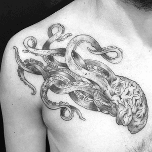 Braintopus #tattoo #ink #inked #tattooed #tatuaje #tattooart #tattooartists #tattooworkers #black #truetattoodesignstudio #truetattoostudio #tatuadoresmexicanos #rodras13 #tattooapprentice #tattooing #tattooer #blackwork #linework 