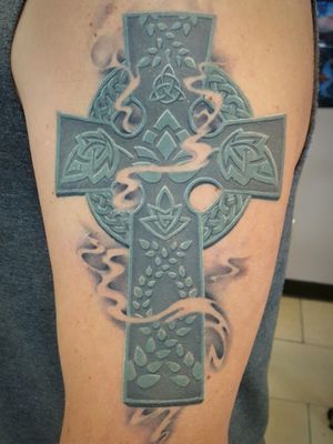Custom Celtic cross with hop designs 